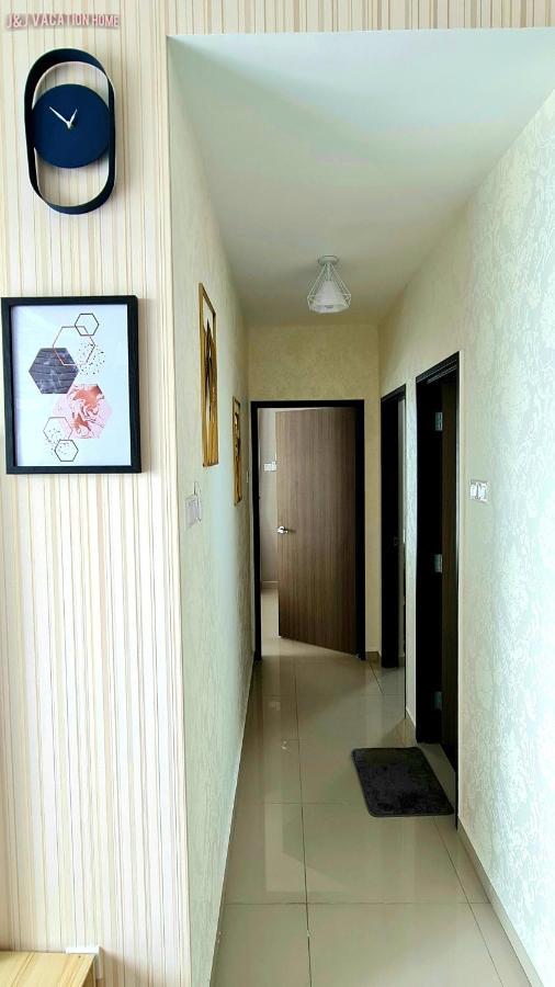 J&J Vacation Home@Novo8 Residence Kampong Tambak Eksteriør bilde