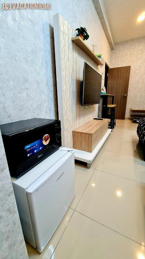 J&J Vacation Home@Novo8 Residence Kampong Tambak Eksteriør bilde
