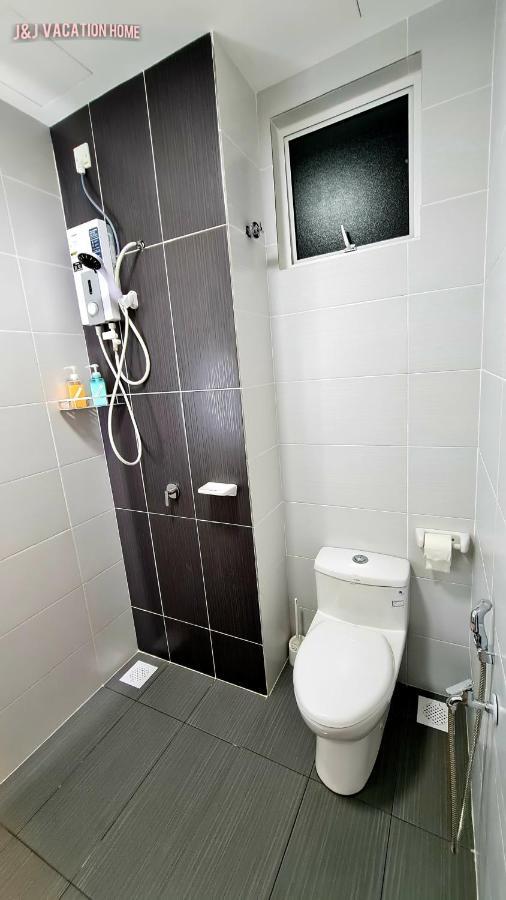 J&J Vacation Home@Novo8 Residence Kampong Tambak Eksteriør bilde