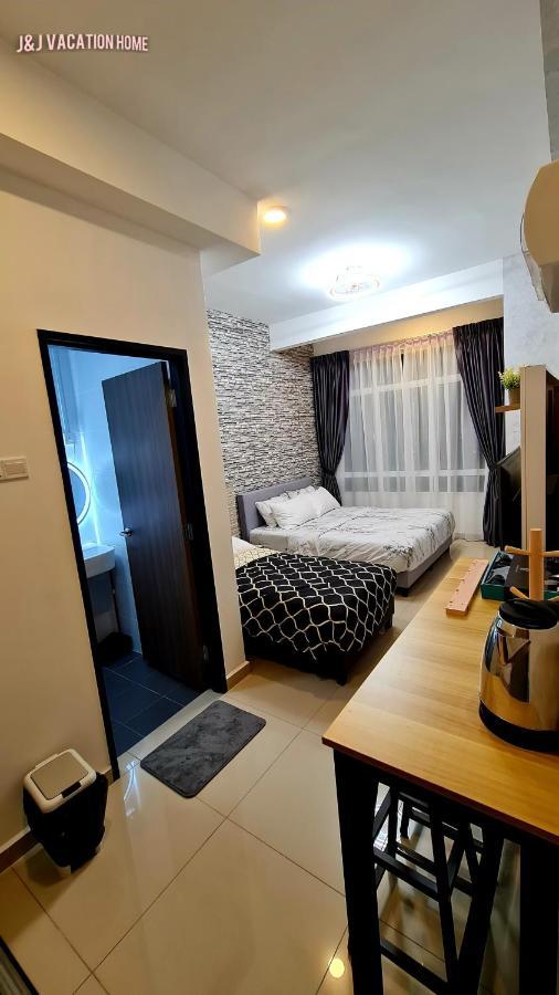 J&J Vacation Home@Novo8 Residence Kampong Tambak Eksteriør bilde