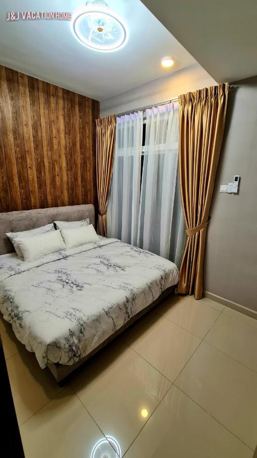 J&J Vacation Home@Novo8 Residence Kampong Tambak Eksteriør bilde