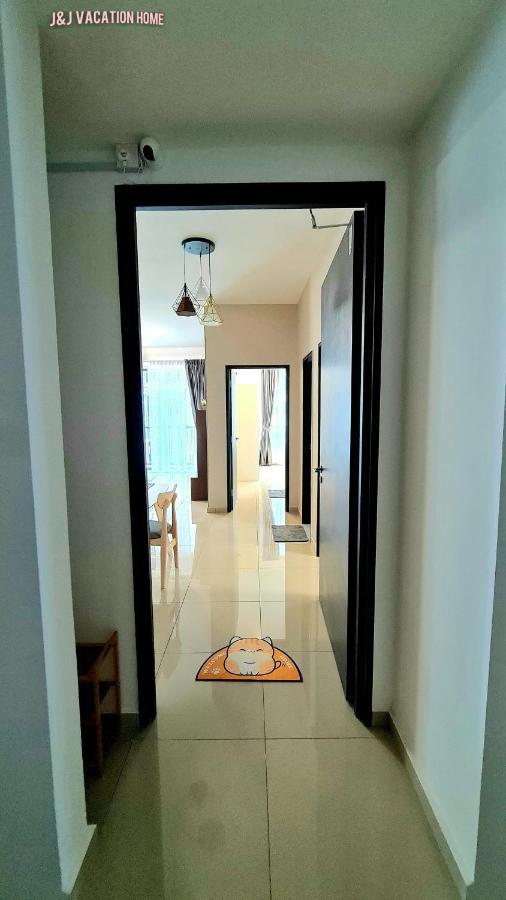 J&J Vacation Home@Novo8 Residence Kampong Tambak Eksteriør bilde