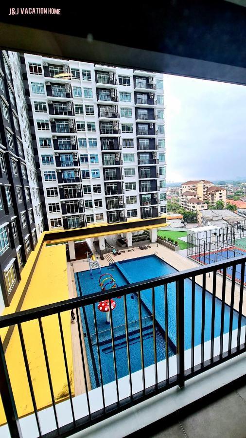 J&J Vacation Home@Novo8 Residence Kampong Tambak Eksteriør bilde