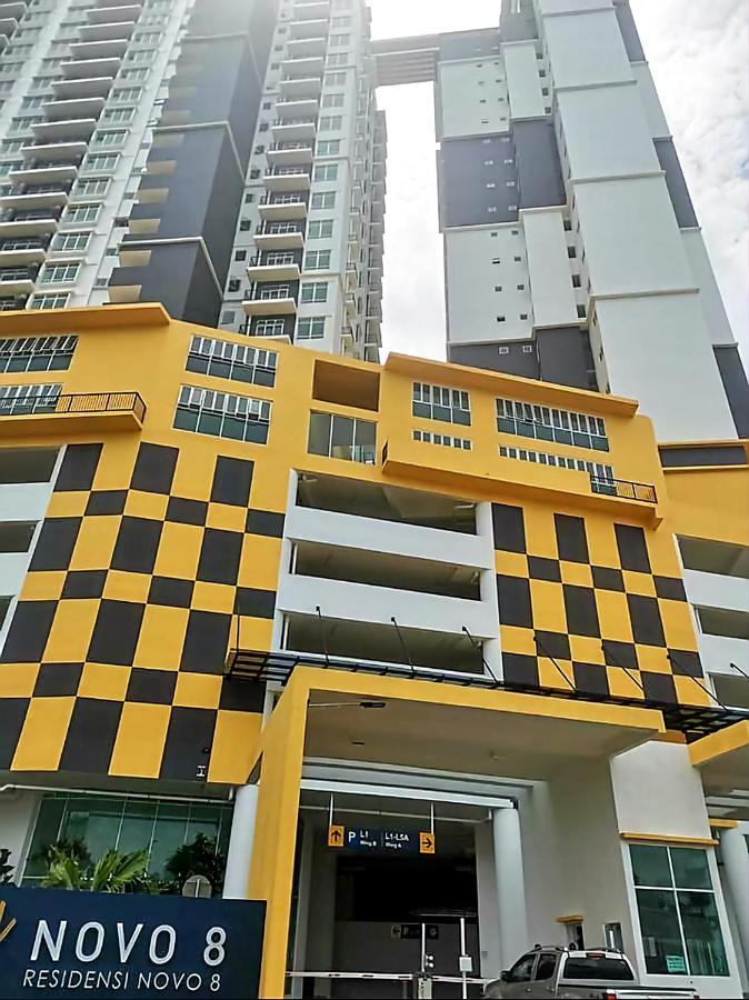 J&J Vacation Home@Novo8 Residence Kampong Tambak Eksteriør bilde