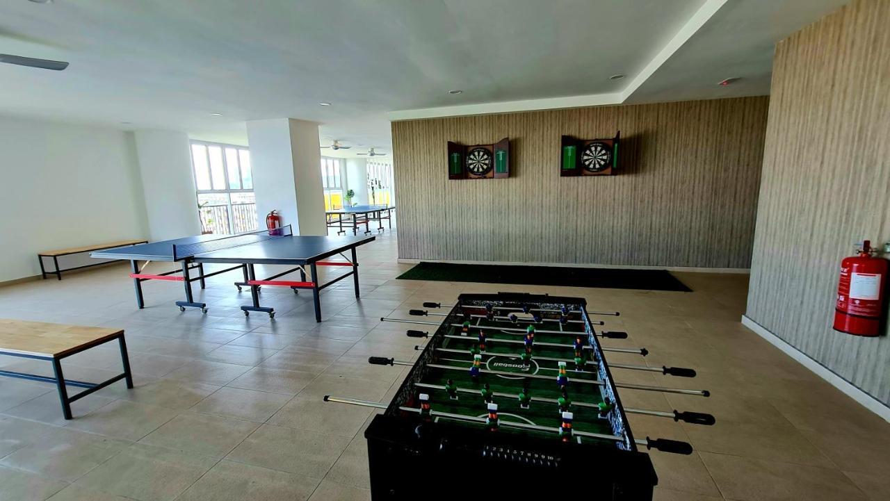 J&J Vacation Home@Novo8 Residence Kampong Tambak Eksteriør bilde